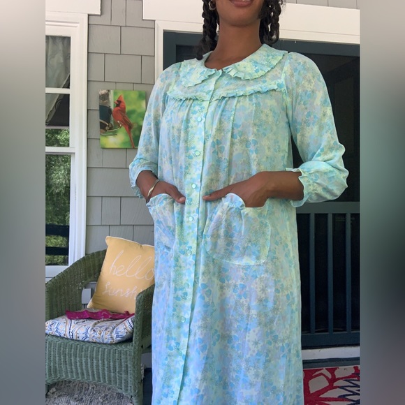 Vintage Nightgown - Picture 4 of 6